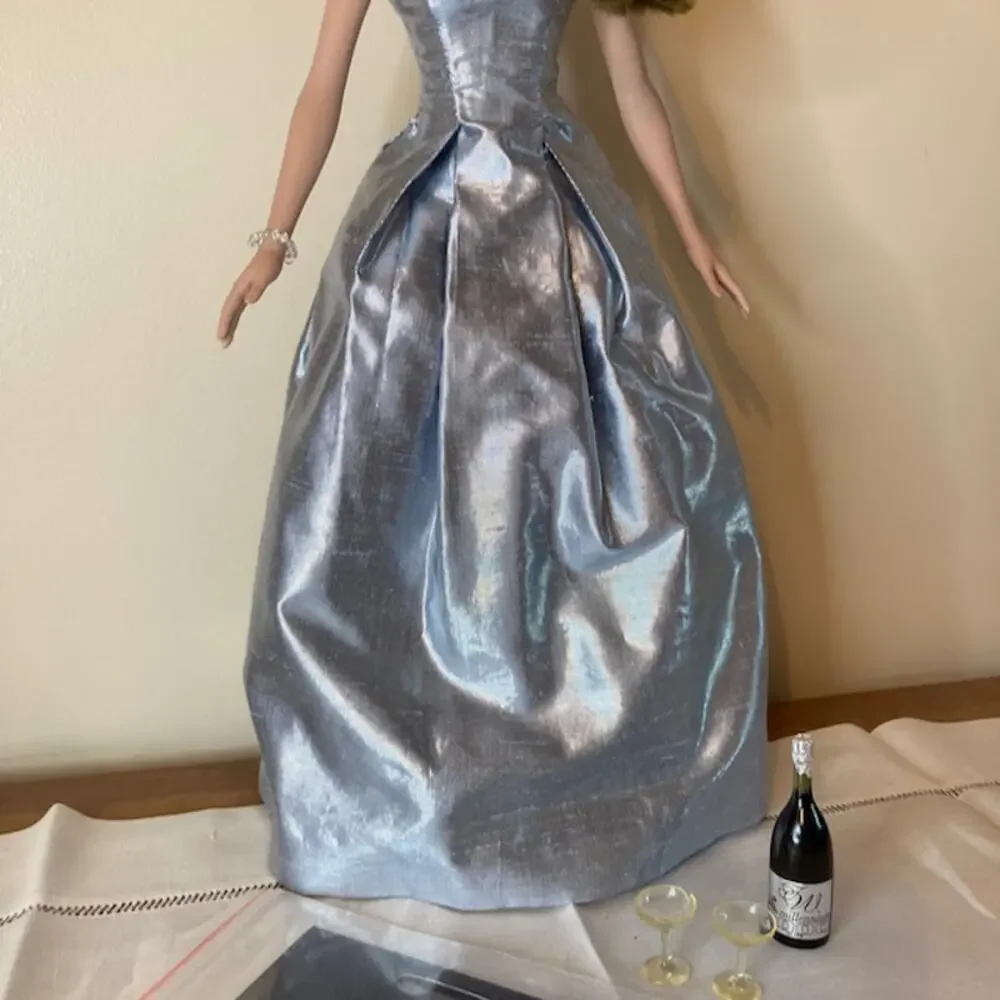 Robert Tonner excellent preloved